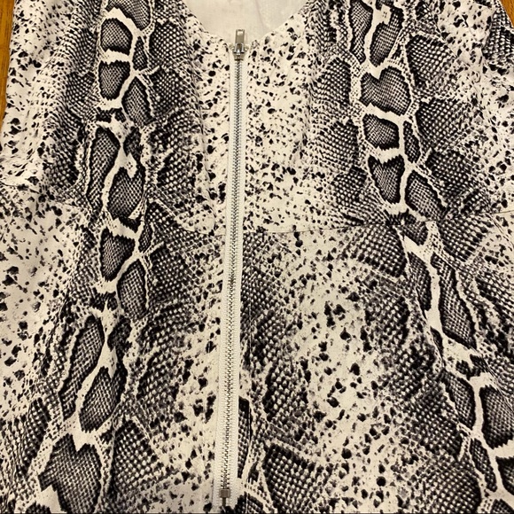 LF Millou Snakeskin Romper - Picture 6 of 10